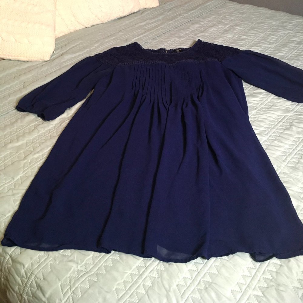 AUW XL Navy Plus Size Top W/ Lace